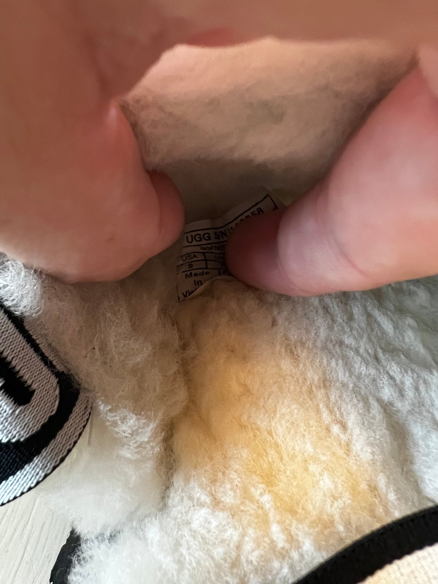 UGG Slippers - like new!